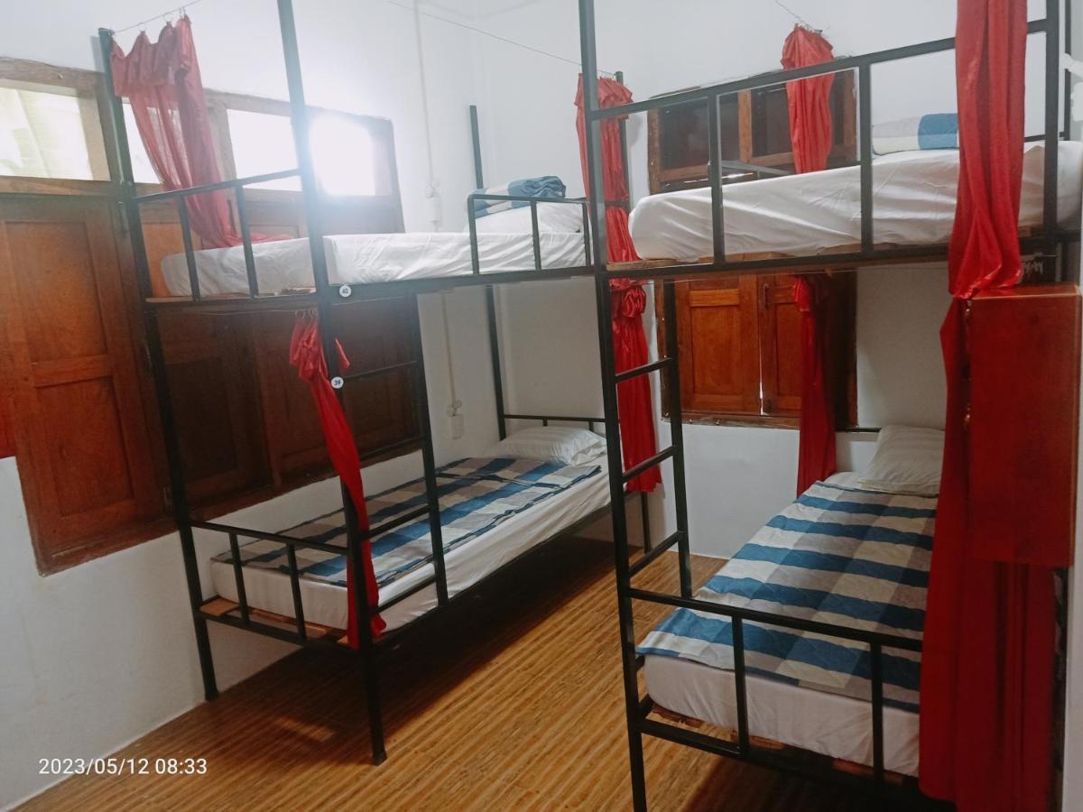 Aurora Backpackers Hostel Luang Prabang Exterior foto